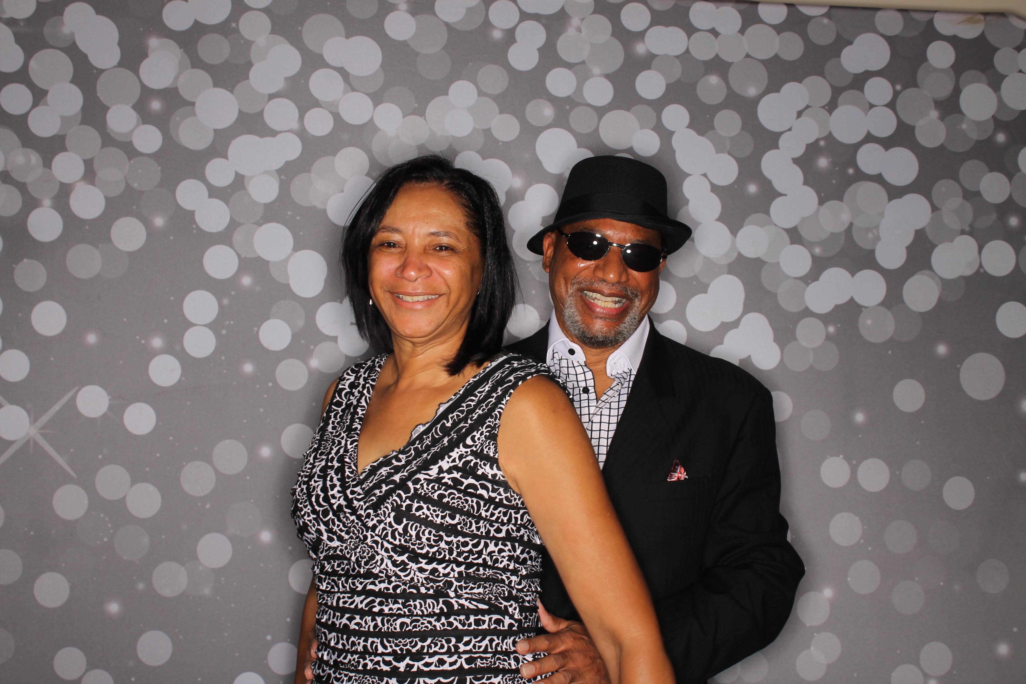 Family Watts | View more photos from the event at gallery.photoboothcincy.com/u/PhotoBoothCincy/Family-Watts